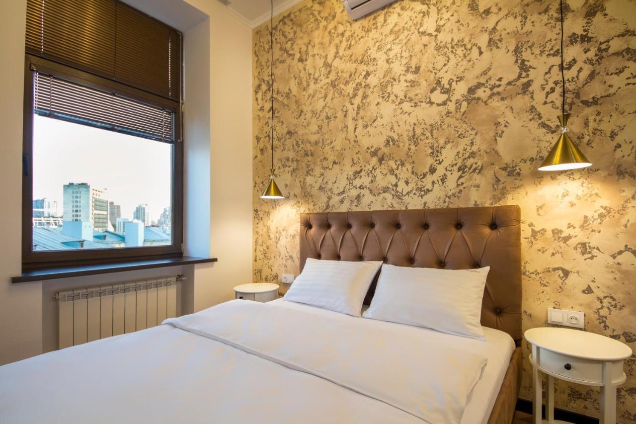 Apartments On Ploshcha Ukrainskykh Heroiv Киев Екстериор снимка