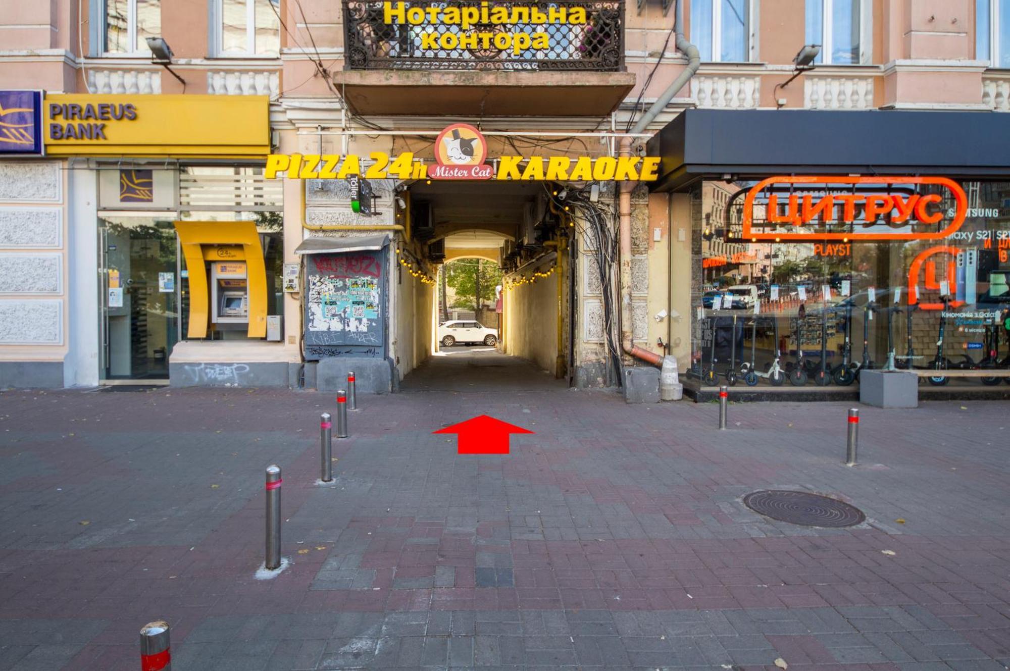 Apartments On Ploshcha Ukrainskykh Heroiv Киев Стая снимка